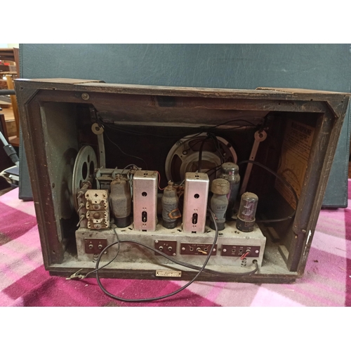 276 - Vintage G Marconi Value Radio.