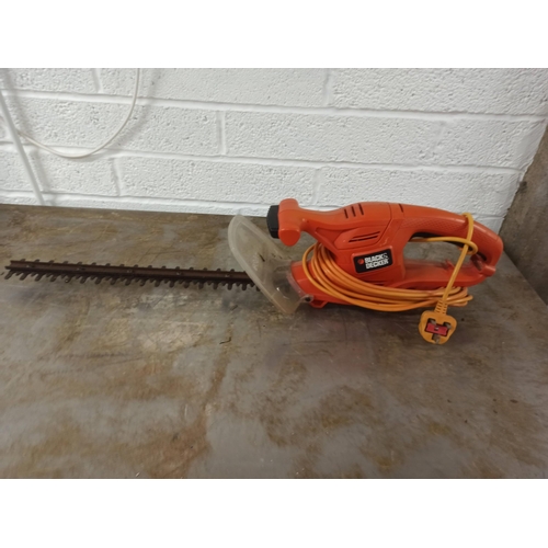 58 - A Black & Decker Hedge Strimmer.