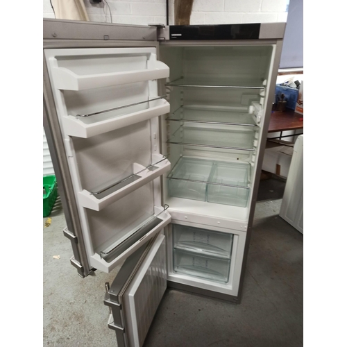 262 - Liebherr Fridge Freezer In Grey.
162cm x 56cm x 63cm.