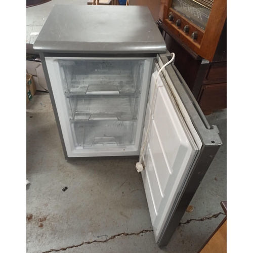 263 - Hotpoint 3 Draw Freezer. Grey.