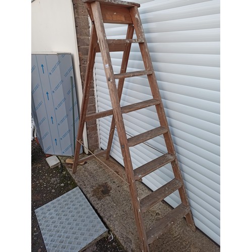 25 - 7 x Tread Wooden Step Ladder