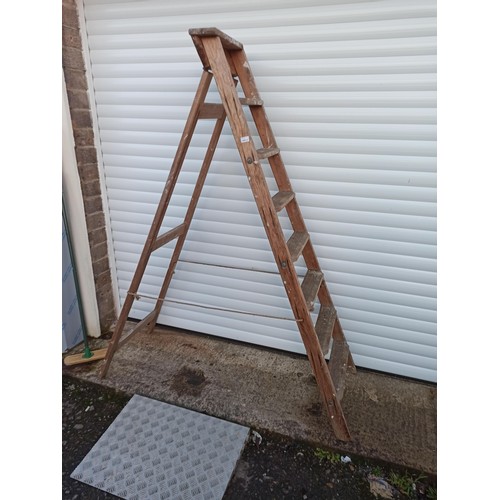 115 - 7 x Tread Wooden Step Ladder