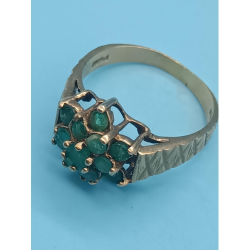 412 - A 9ct Gold and Emerald Ring