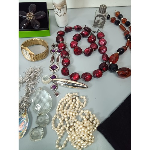 305 - A Quantity Of Costume Jewellery.