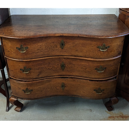 625 - An Antique Bow Fronted Three Drawer Chest 92cm x 116cm x 64cm