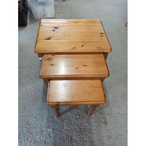 806 - A Nest Of 3 Pine Tables.
44cm x 56cm x 42cm.