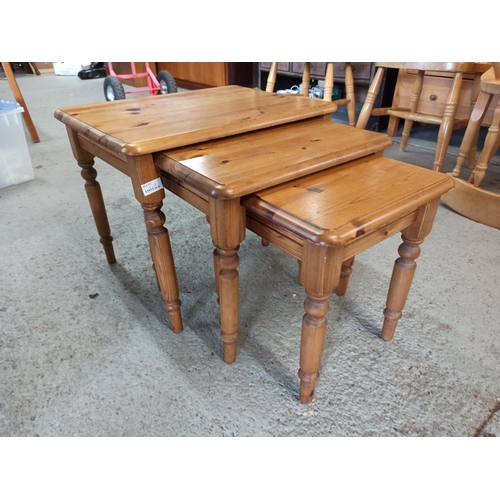 806 - A Nest Of 3 Pine Tables.
44cm x 56cm x 42cm.