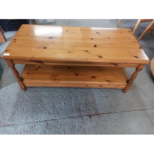 808 - A Pine Coffee Table With Lower Shelf.
45cm x 108cm x 52cm.