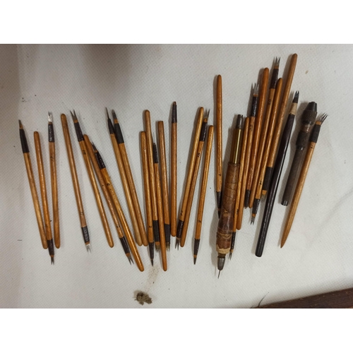 514 - A Set of Vintage Dip/ Tattoo Pens x 22 in Wooden Box