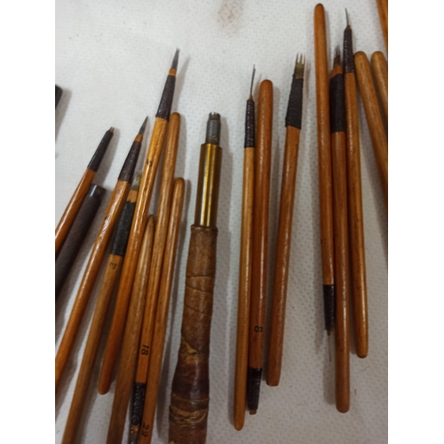 514 - A Set of Vintage Dip/ Tattoo Pens x 22 in Wooden Box