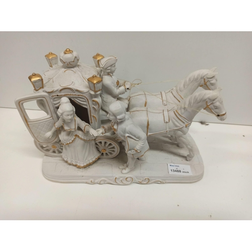 989 - Regency Coach and Horses Ceramic with Gold Detailing 19cm H x 30cm L x 13cm W