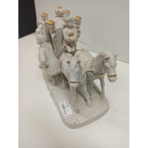 989 - Regency Coach and Horses Ceramic with Gold Detailing 19cm H x 30cm L x 13cm W