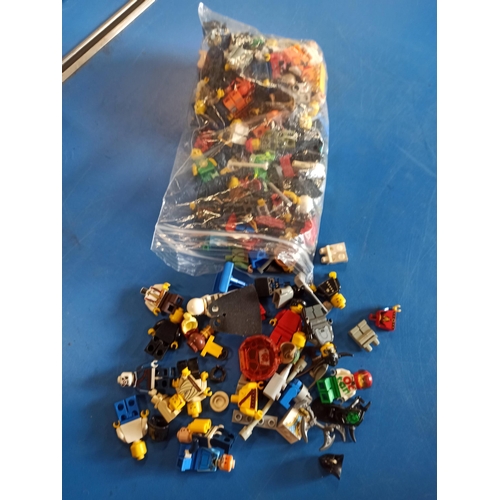 1085 - A Bag Of Lego Figures.