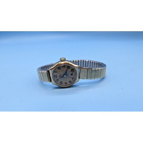 427 - A Ladies Vintage 9ct Gold Cased Smiths Wristwatch