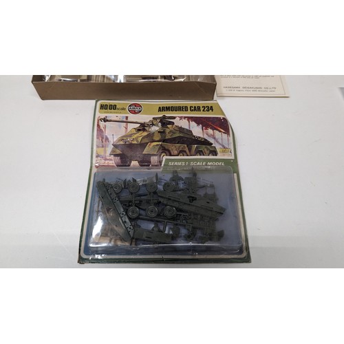 1079 - 2 x Model Kits- Airfix HO/OO Armored Car 234
Hasegawa 1:72 Scale Panzer Kampf Wagen V
Panther G.