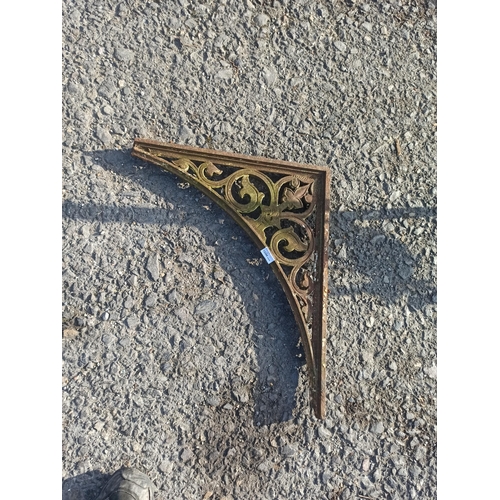 185B - A Wrought Iron Bracket