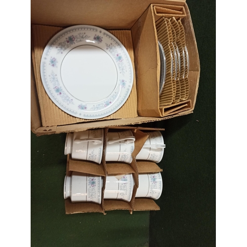 1063 - Crown Ming 6 x Cup, Saucer and Side Plate Set