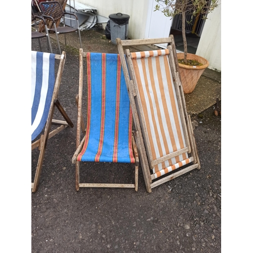 235 - 4 x Vintage Deck Chairs.