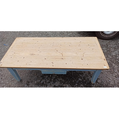 577 - A large Pine Antique Coffee Table With Blue Painted Legs And Drawer.
46cm H x 148cm L x 72cm W.