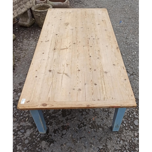 577 - A large Pine Antique Coffee Table With Blue Painted Legs And Drawer.
46cm H x 148cm L x 72cm W.