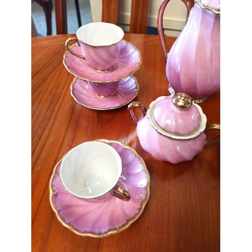 690 - A Full Coffee Service With Coffee Pot, Sugar Bowl, Milk Jug, 6 x Cups And Saucers.