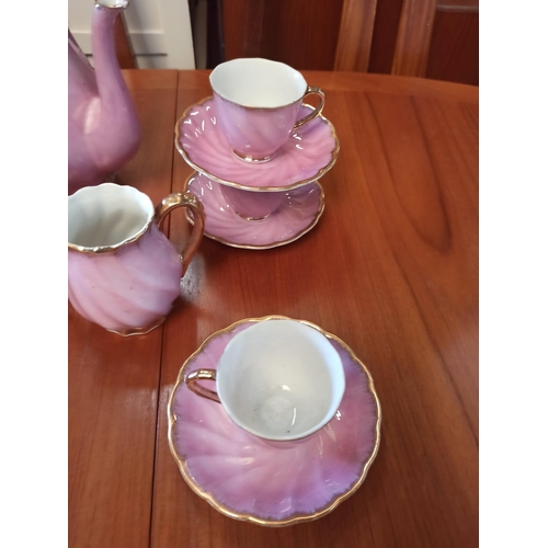 690 - A Full Coffee Service With Coffee Pot, Sugar Bowl, Milk Jug, 6 x Cups And Saucers.