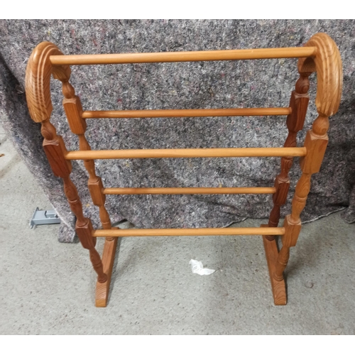 714 - Pine Freestanding Towel Rail