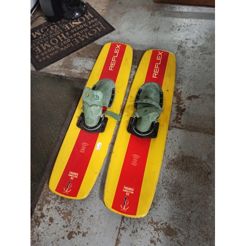 324 - A Pair Of Vintage Reflex Water Skis