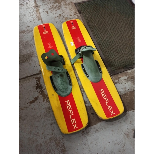 324 - A Pair Of Vintage Reflex Water Skis