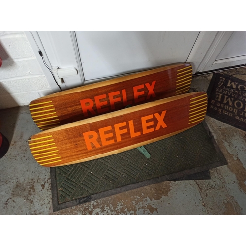 324 - A Pair Of Vintage Reflex Water Skis