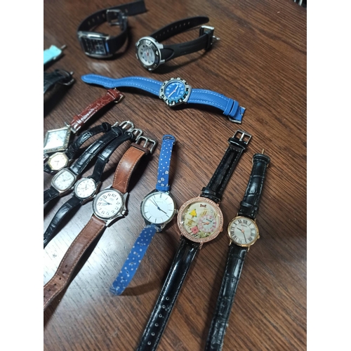 669 - 14 x dress Fashion Watches.