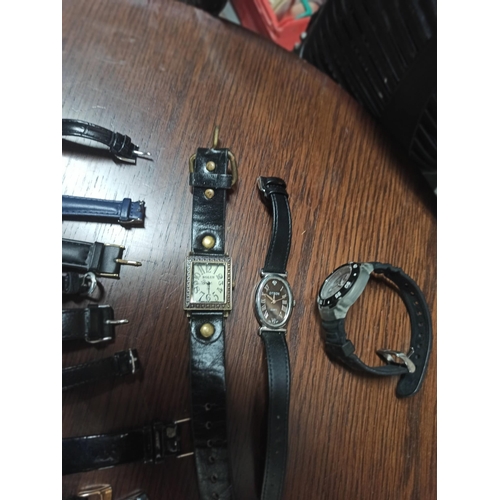 670 - 14 x Dress Fashion Watches.