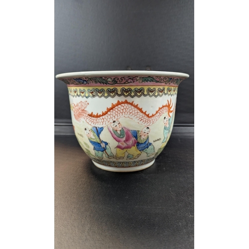 605 - A Decorative Hand Painted Chinese Planter 16cm H x 24cm Diameter