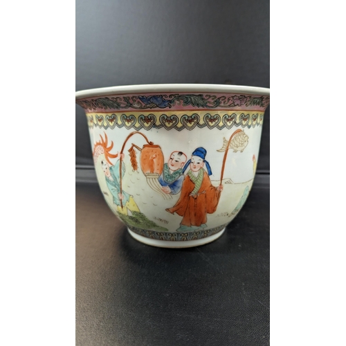 605 - A Decorative Hand Painted Chinese Planter 16cm H x 24cm Diameter