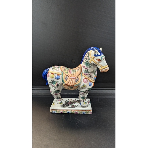 610 - A Chinese Tang Horse Ceramic 30cm H x 24cm L approx