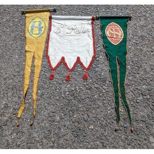 1207 - 3 x Pennants