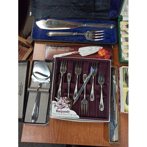 916 - A Collection of Silver Plate and Other Cutlery