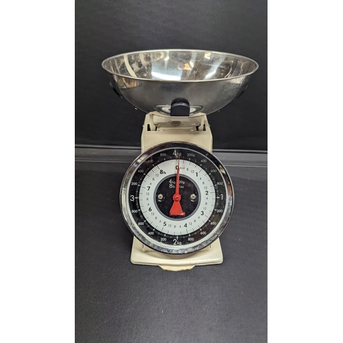 971 - A Set Of Kitchen Scales