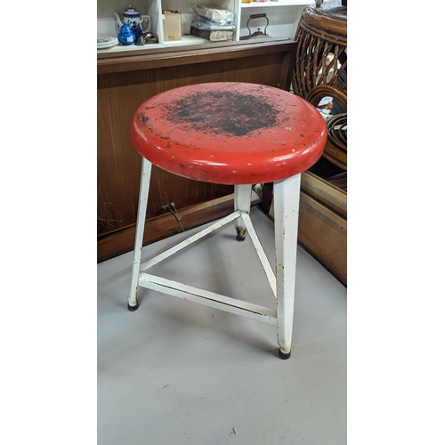 954 - A Vintage Metal Stool Fameta