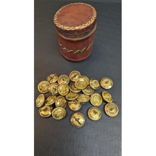 530 - A Quantity of WWI - WWII Era Royal Navy Gilt Buttons