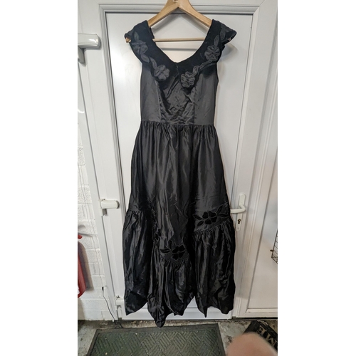 307 - A 1950's Silk Dress ( Size 38)