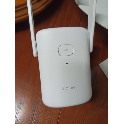 302 - A Victure WE1200 MBPS 2.4/5G Wifi Range Extender