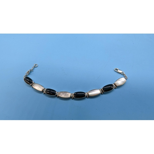 543B - Silver Stone Bracelet