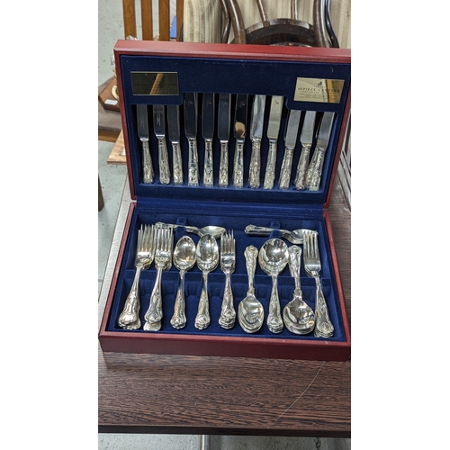 642B - A Canteen of Viners Parish Collection Cutlery