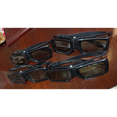 1209 - 4 x 3D Glasses for 3D TV Films