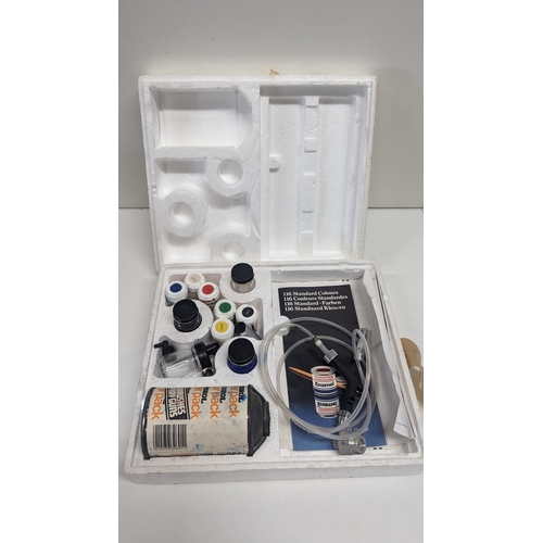 1216B - An Airbrush Kit