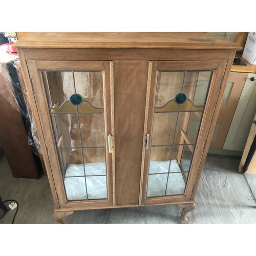 464 - 50's Display Cabinet with Stained and Leaded Glass Doors and 2 x Glass Shelves 124cm H x 92cm W x 34... 