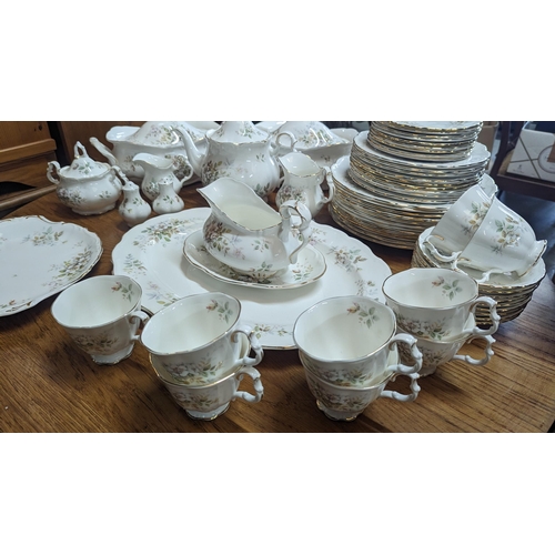 643 - A Part Royal Albert Hamworth Dinner and Tea Service ( no visible chips, cracks or blemishes) 1 x Lar... 