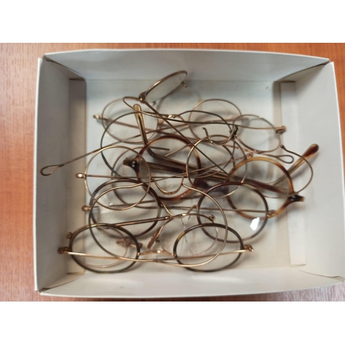 1016 - Selection of Vintage Wire Framed  Pincenez Glasses