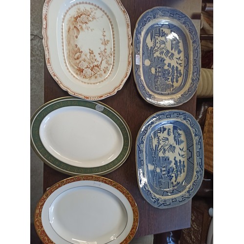 1128 - 3 x Vintage Platters and 2 Others